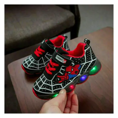 Spiderman LED Trainers Skor Blinkande Light Up Sneakers Barn